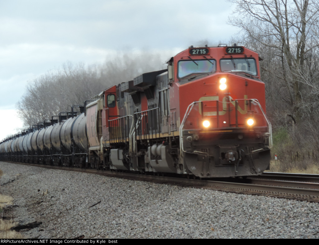 CN 2715 on B705